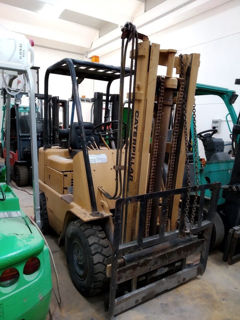 CARRELLO ELEVATORE DIESEL CATERPILLAR  V40B