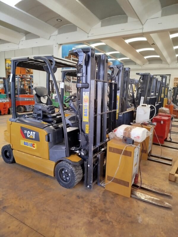 NOLEGGIO CARRELLO ELEVATORE CATERPILLAR EP20AN